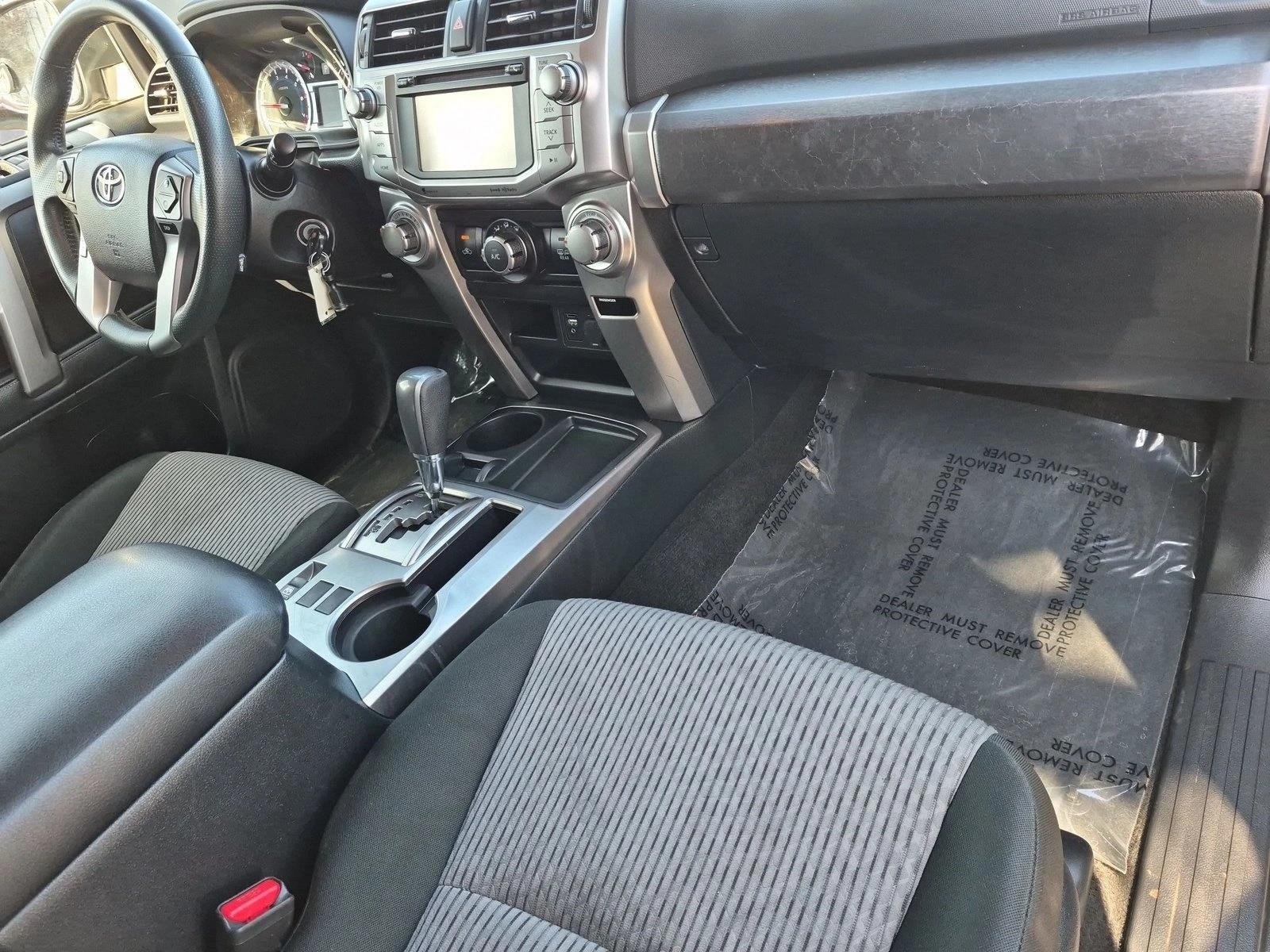 Used 2019 Classic Silver Metallic Toyota SR5 image 20