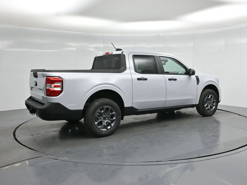 New 2026 Space White Metallic Ford XLT image 20
