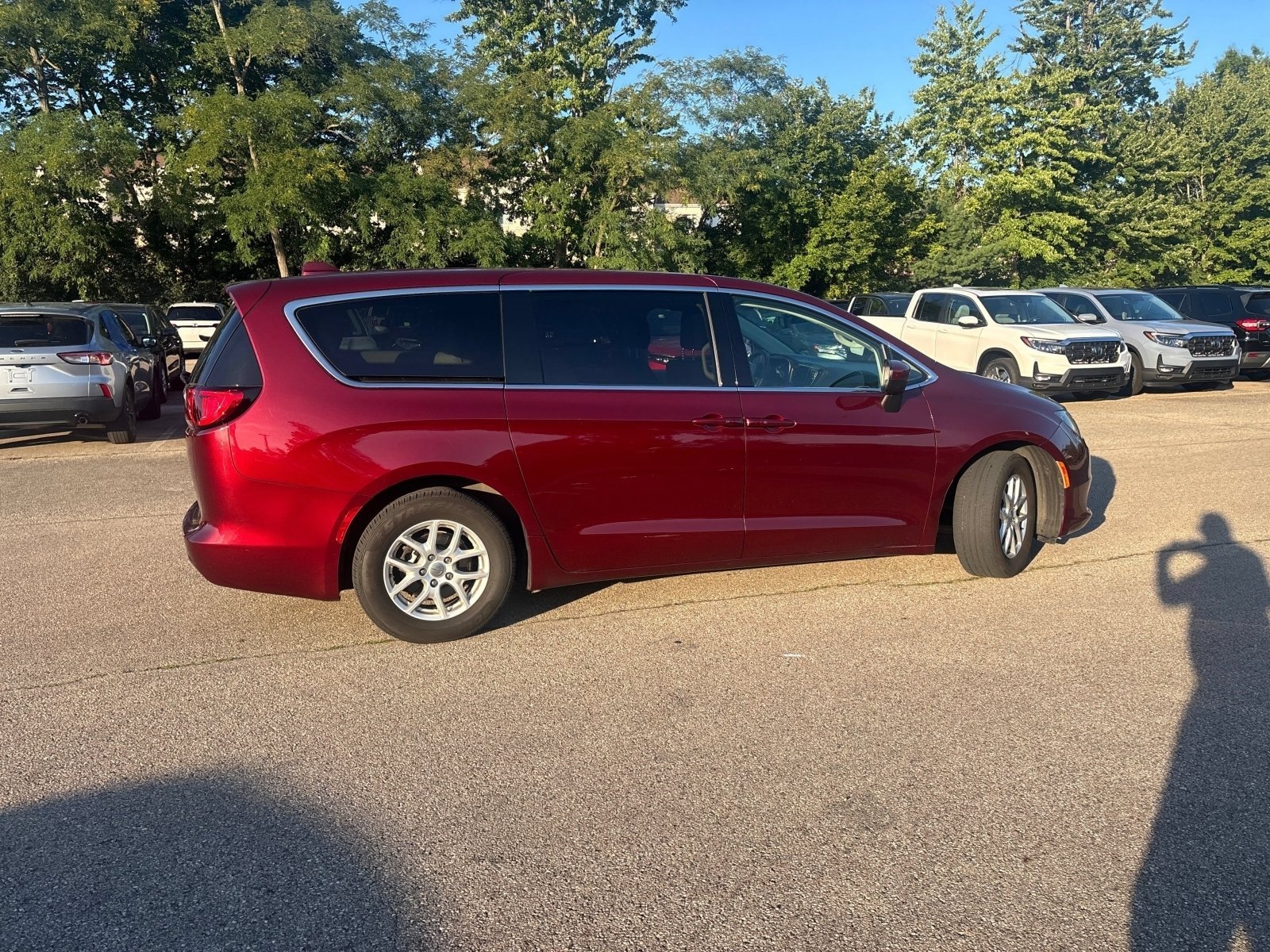 Used 2017 Velvet Red Pearlcoat Chrysler Touring image 28