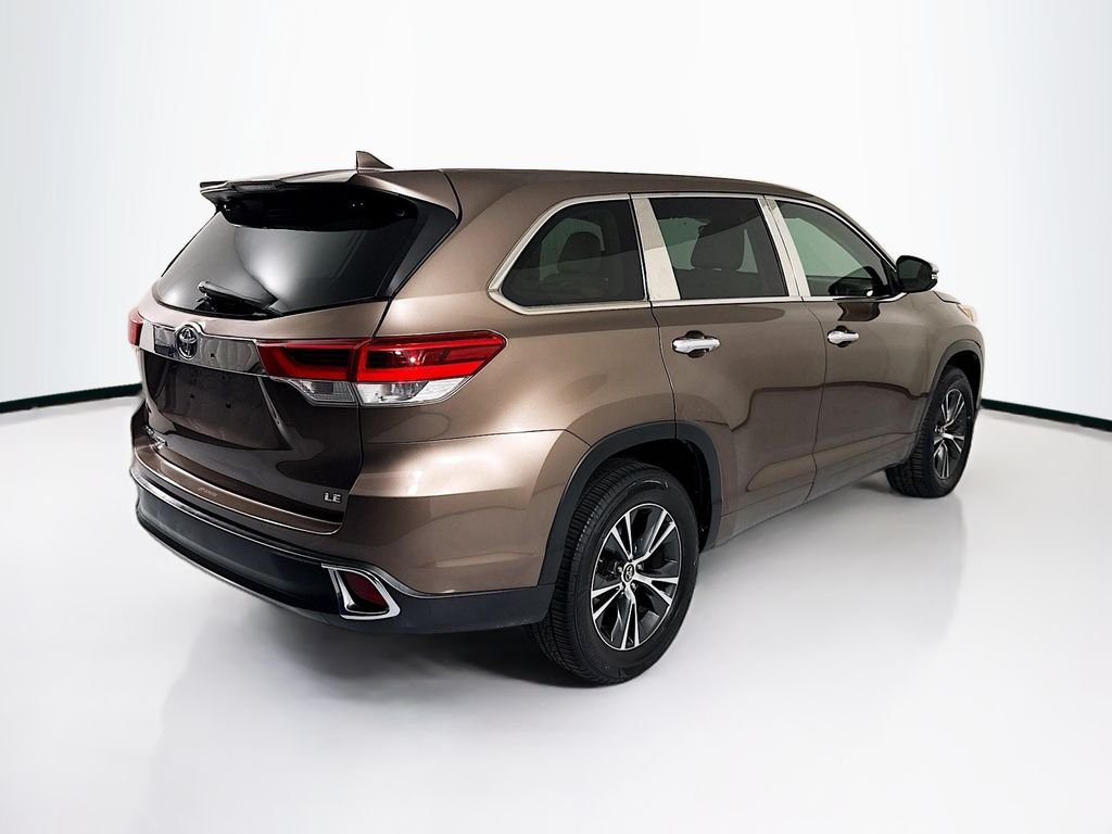 Used 2018 Walnut Toyota LE Plus image 5