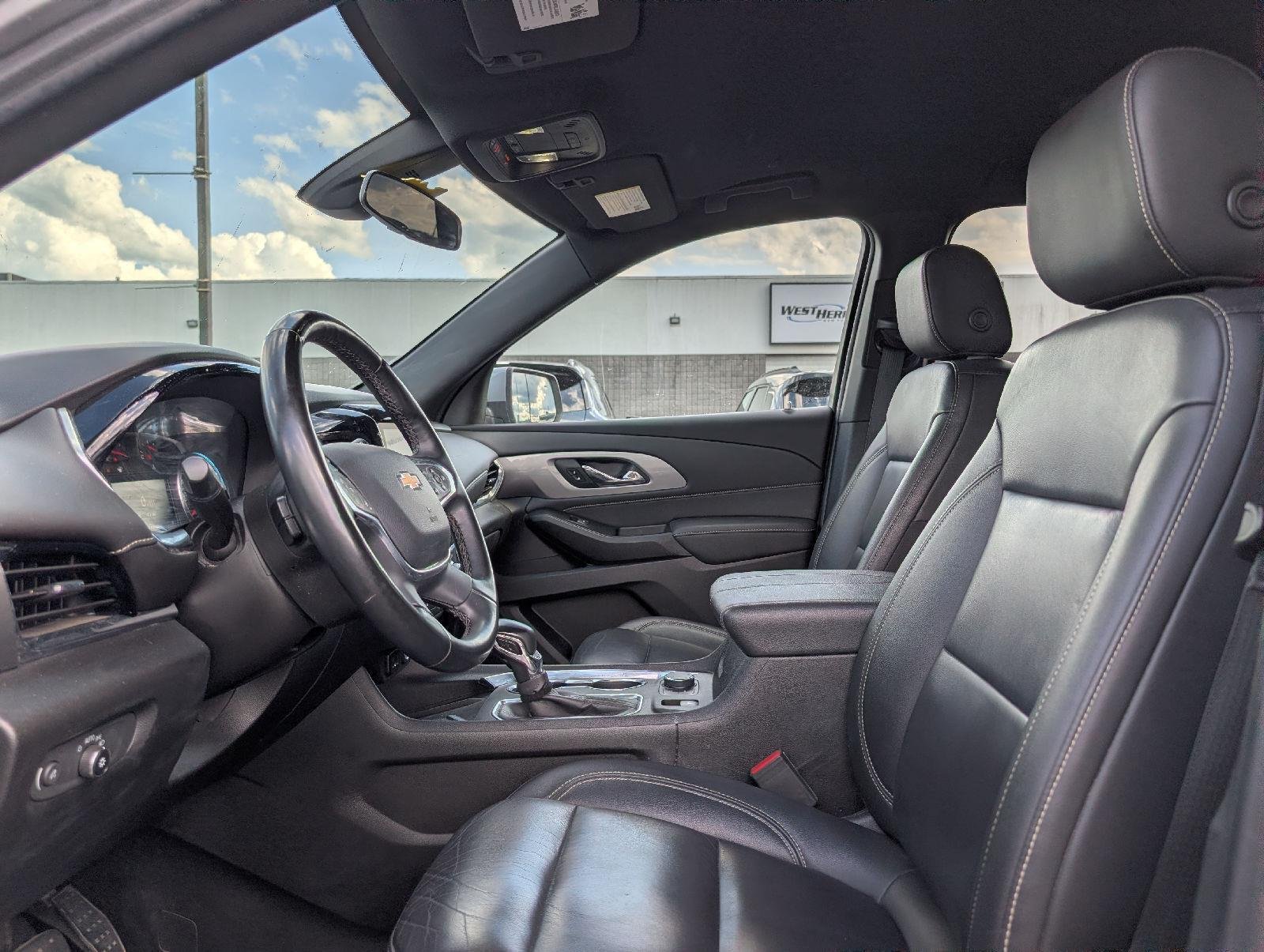 Used 2023 Sterling Gray Metallic Chevrolet LT Leather image 11