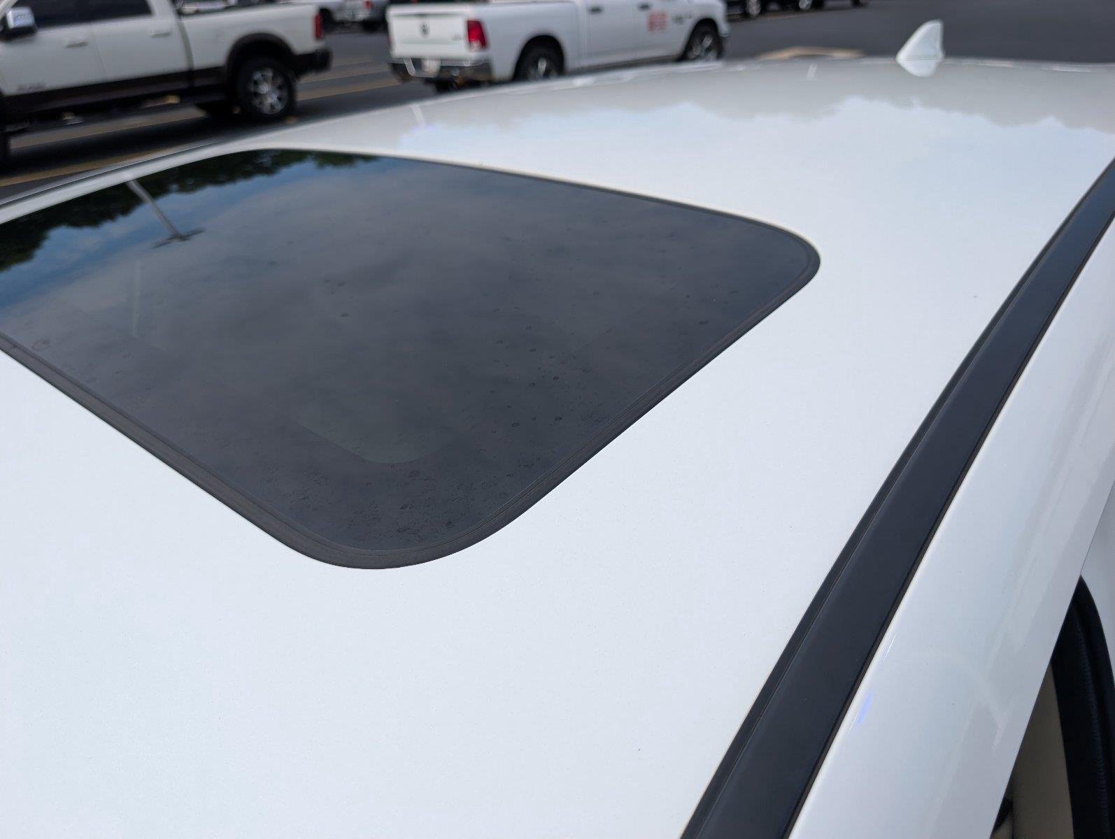 Used 2020 Platinum White Pearl Honda EX-L image 13