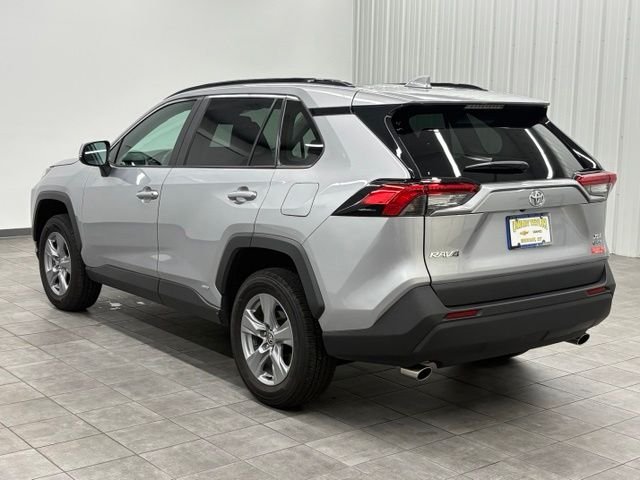 Used 2025 Silver Toyota XLE image 4