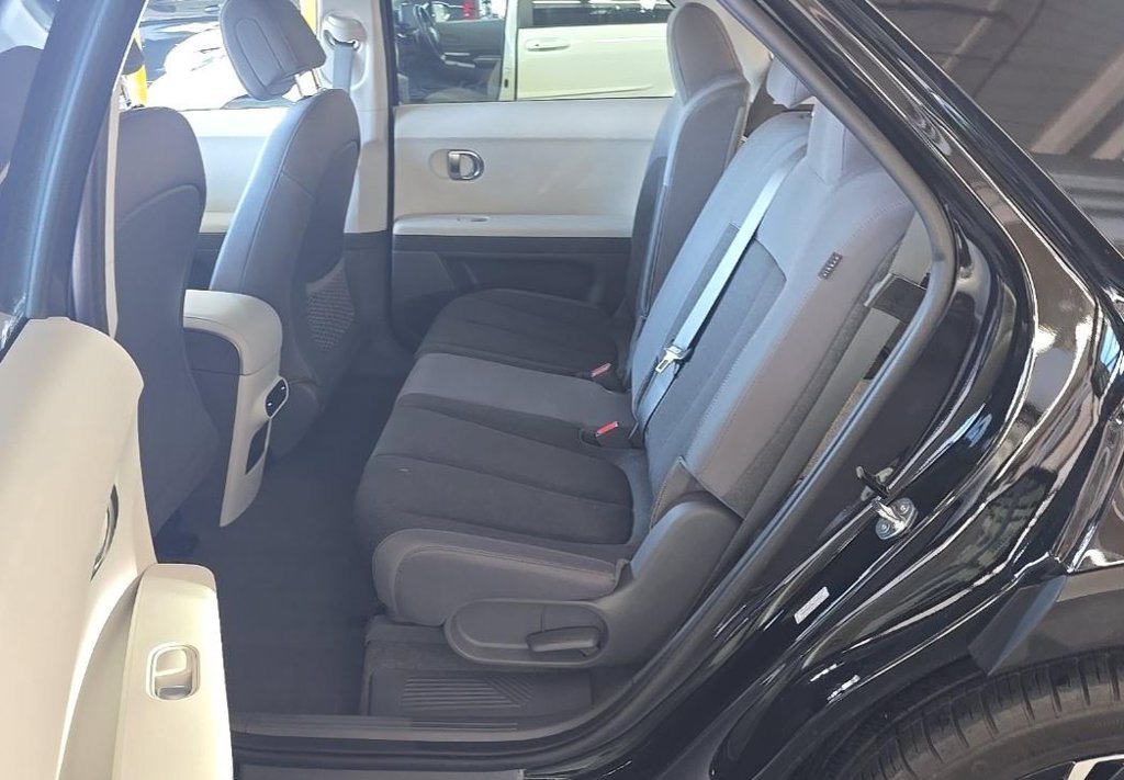 Used 2024 Black Hyundai SEL image 7