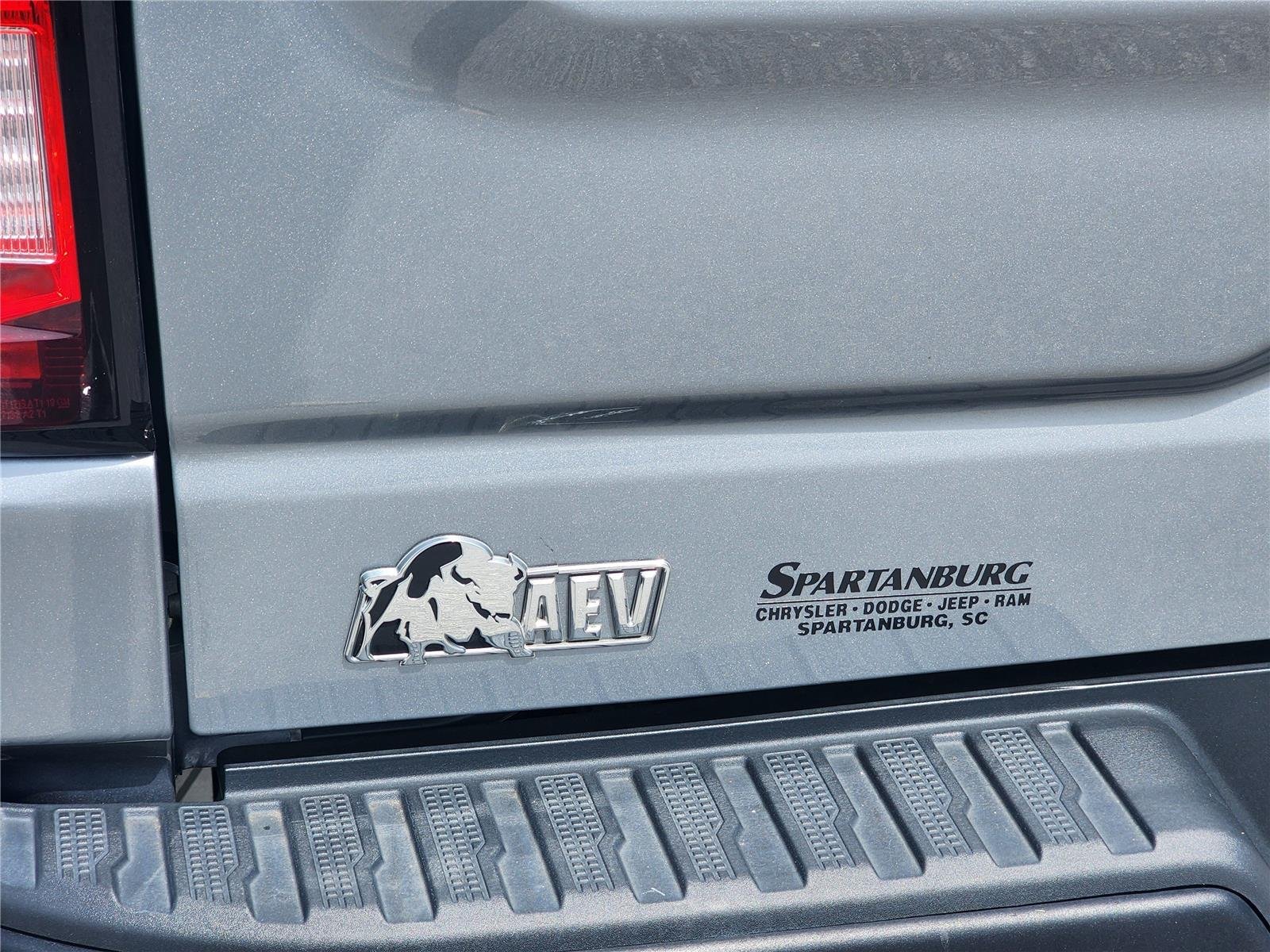 Used 2024 Sterling Metallic GMC AT4X image 7
