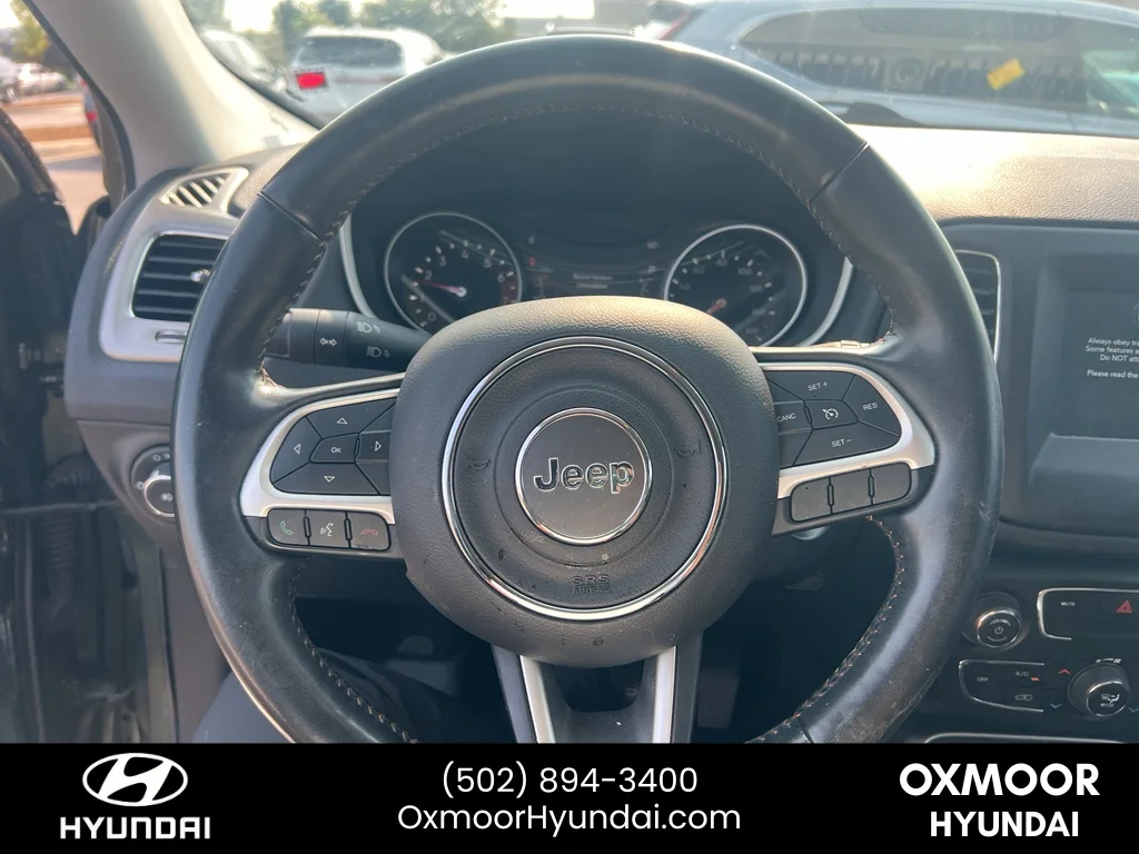 Used 2021 Olive Green Pearlcoat Jeep Latitude image 9