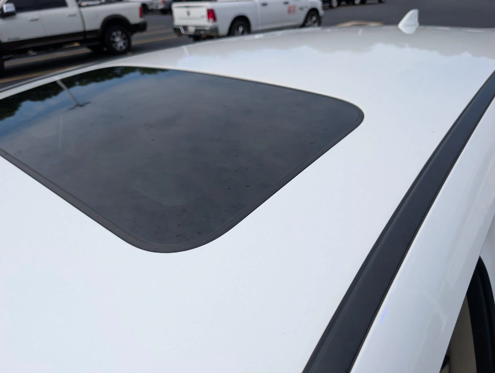 Used 2020 Platinum White Pearl Honda EX-L image 13