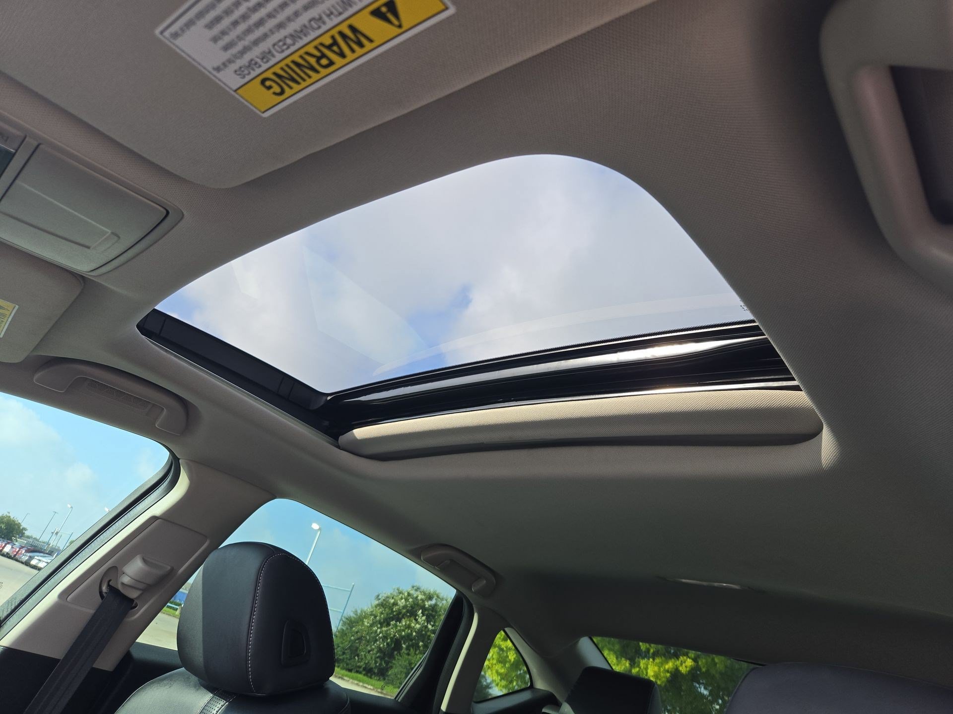 Used 2023 White Acura w/Technology Package image 16