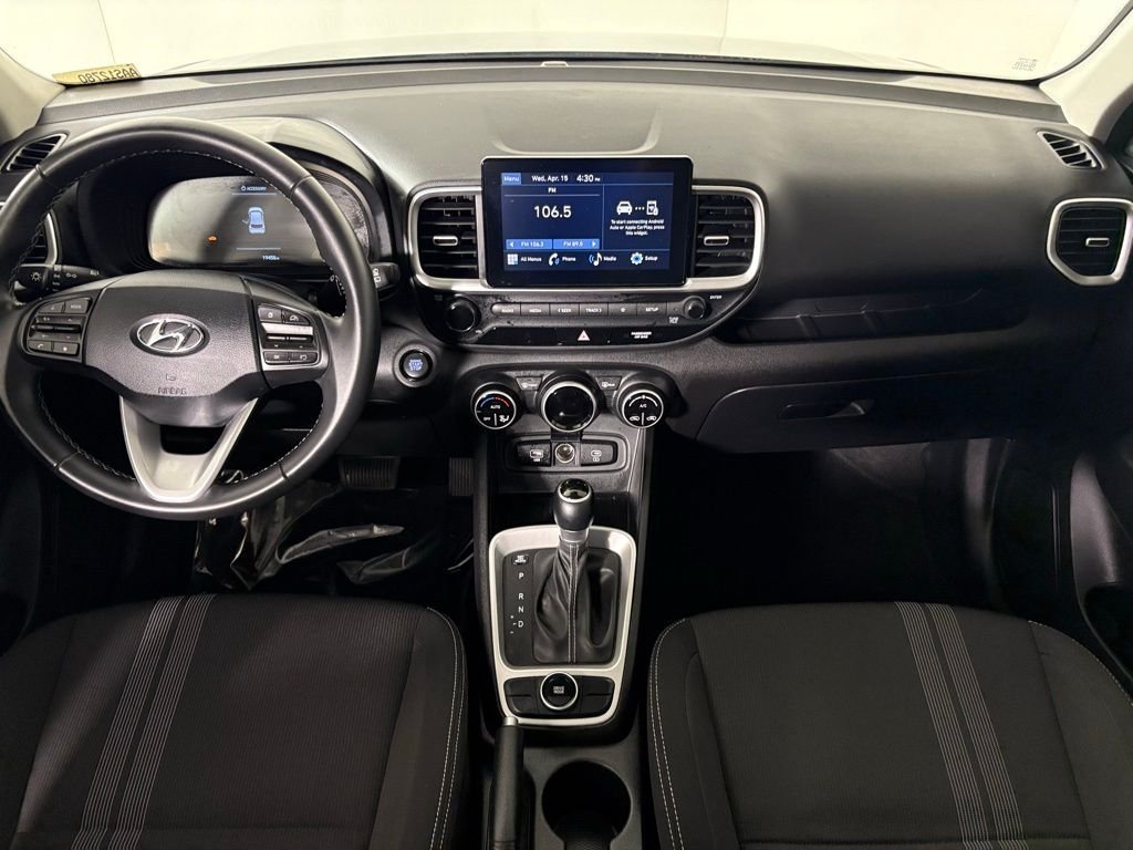 Used 2025 Gray Hyundai SEL image 32