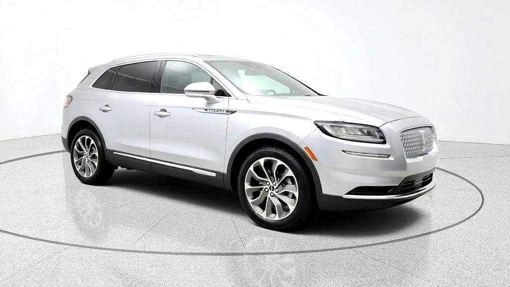 Used 2023 Silver Radiance Metallic Clearcoat Lincoln Reserve AWD w/ 20