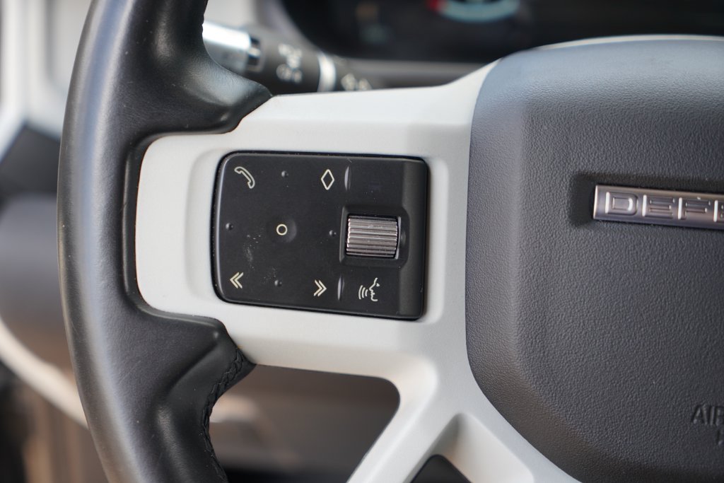 Used 2022  Land Rover X-Dynamic SE image 13