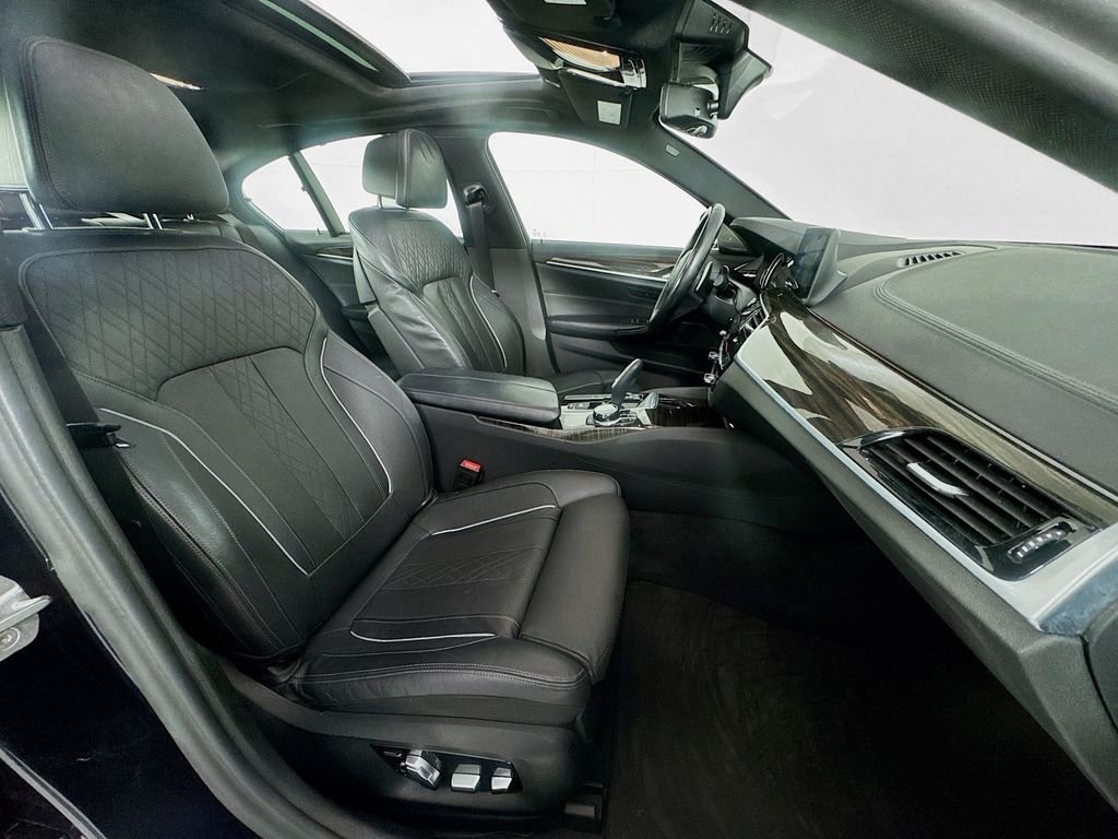 Used 2017 Carbon Black Metallic BMW 540i image 38