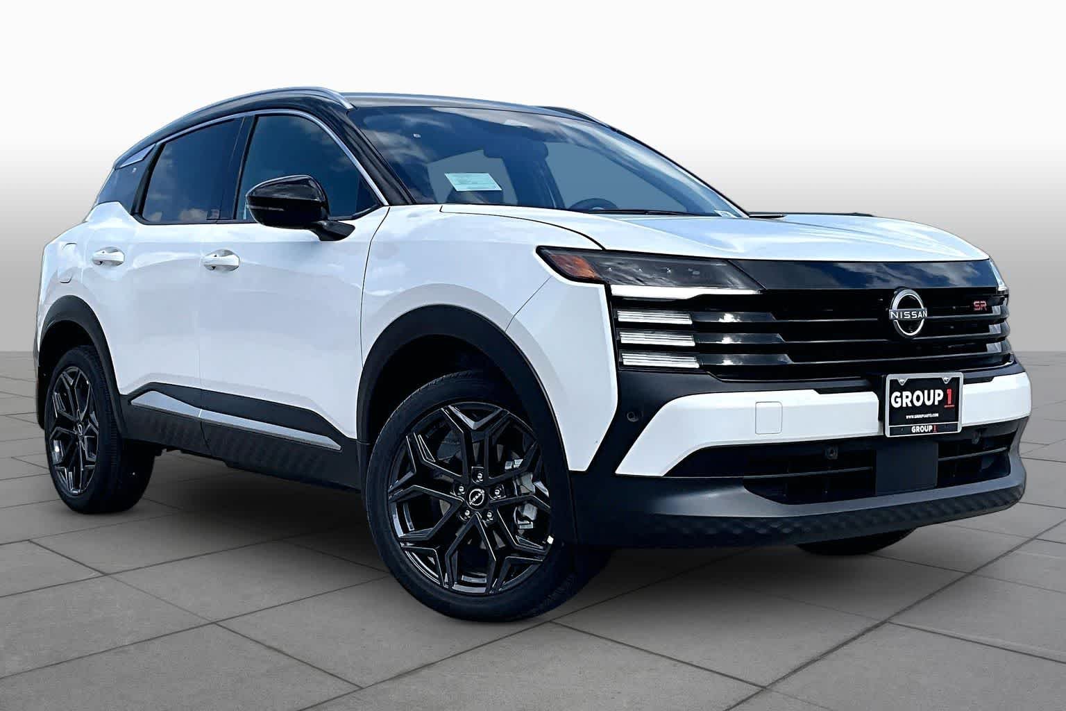 New 2026 Aspen White Tricoat/Super Black Nissan SR image 2