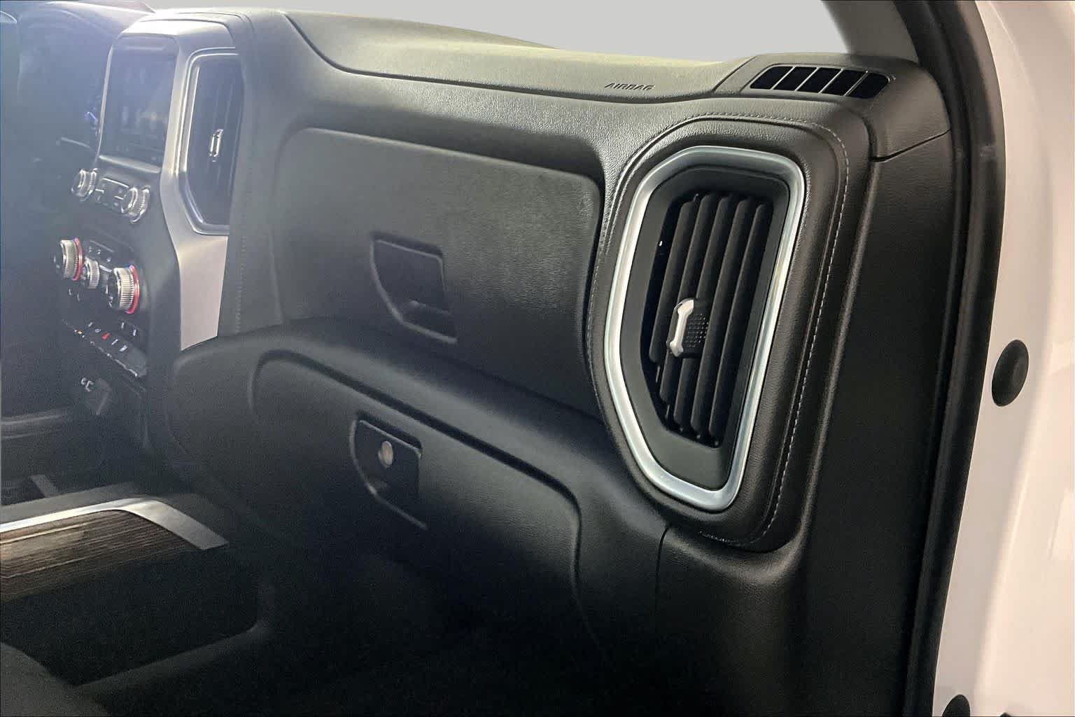 Used 2021 SUMMIT WHITE GMC Elevation image 18