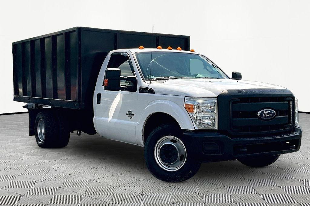 2015 Ford F-350 Super Duty Chassis Cab XL