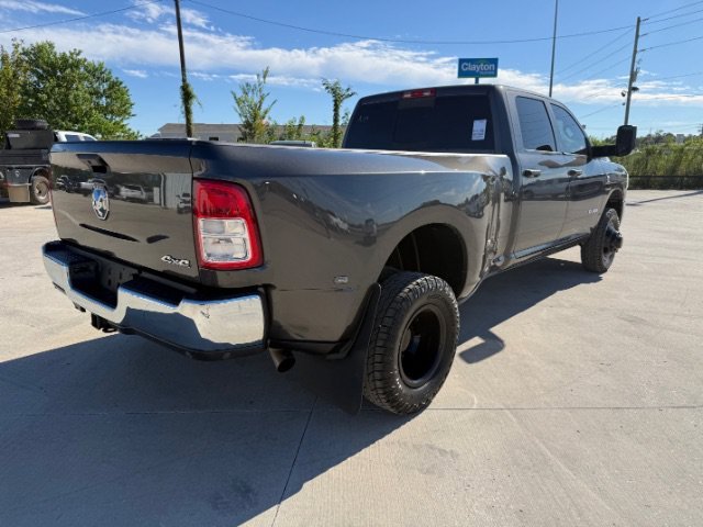 Used 2022 Granite Crystal Metallic Clearcoat Ram Tradesman image 5