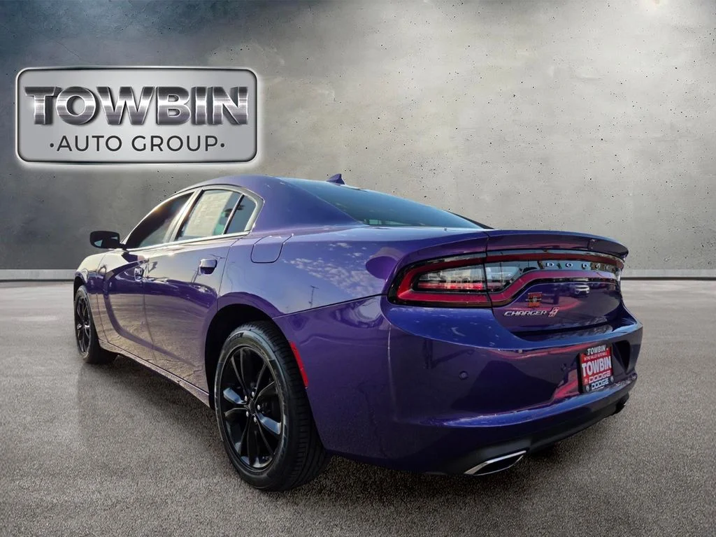 Used 2023 Purple Dodge SXT image 6