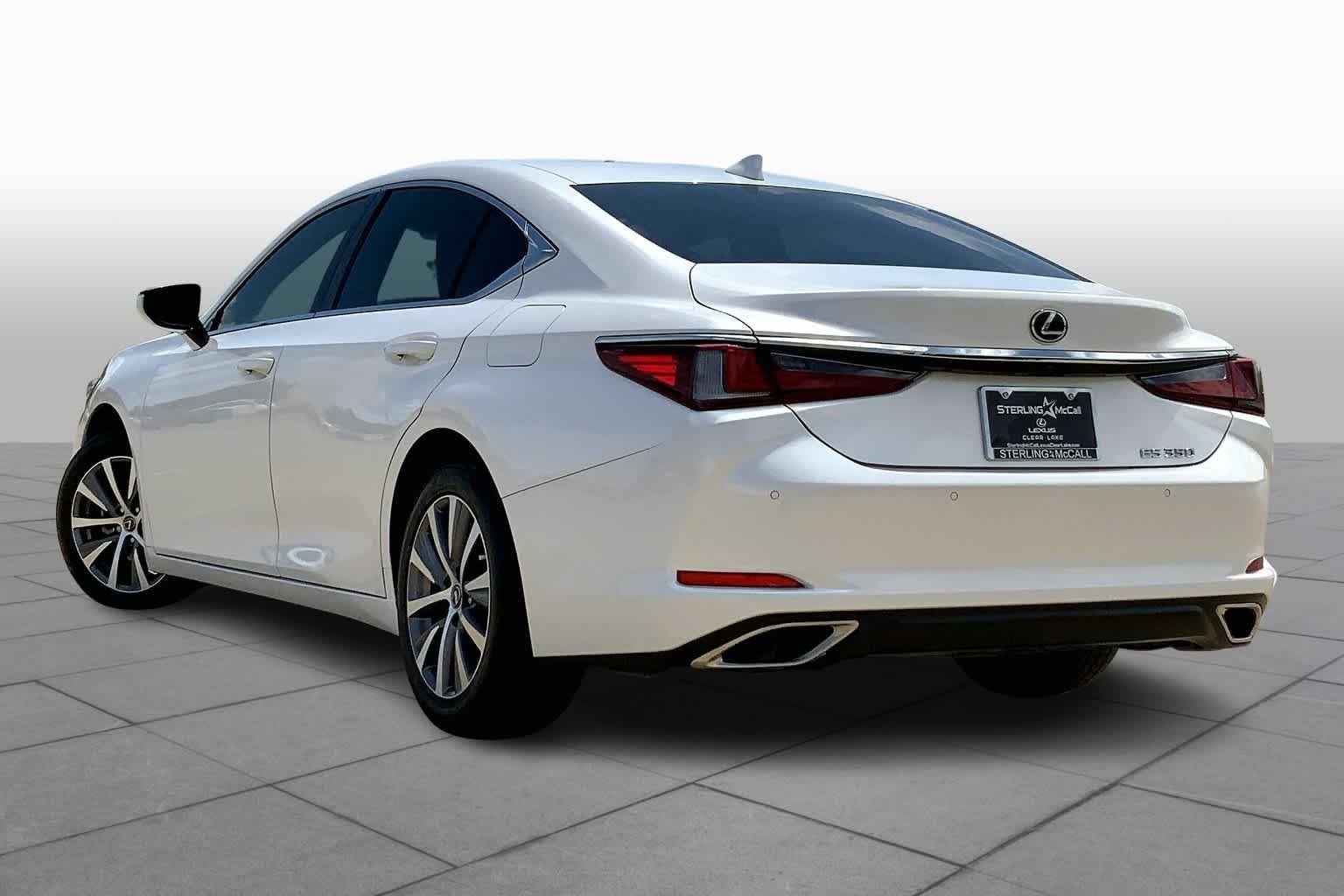 Used 2020 Eminent White Pearl Lexus  image 11