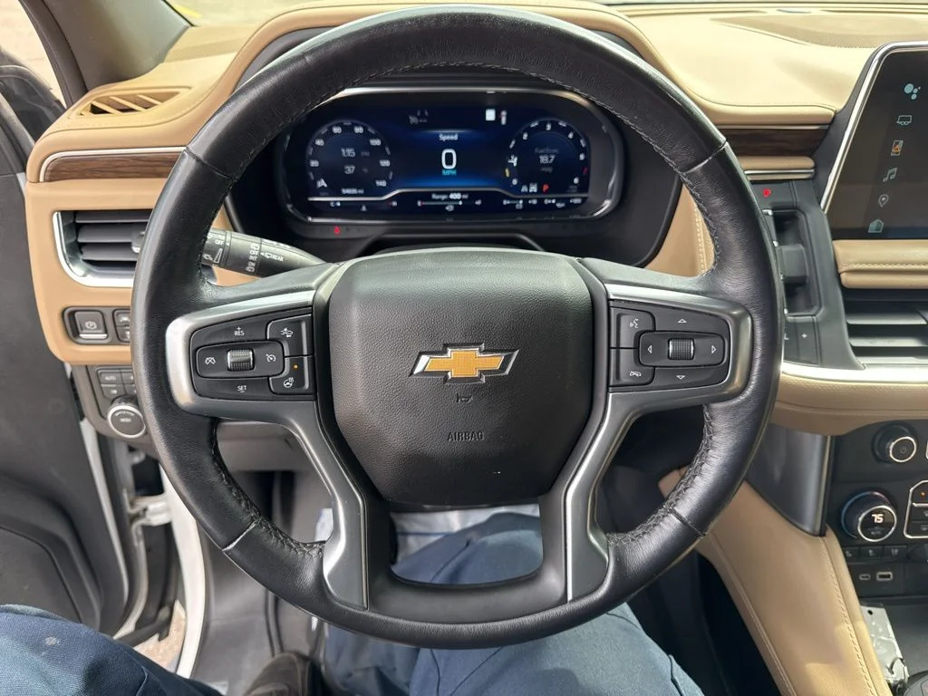 Used 2022 Iridescent Pearl Tricoat Chevrolet Premier image 20