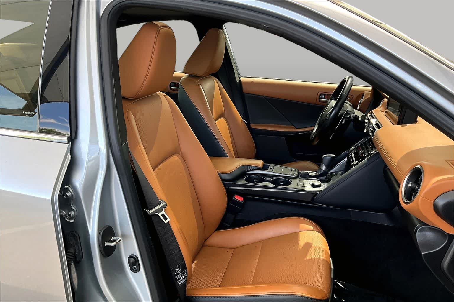 Used 2022 Iridium Lexus  image 9