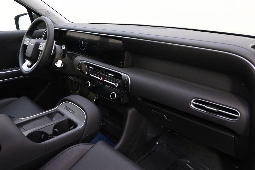 New 2026 Titainium Hyundai SEL AWD image 15