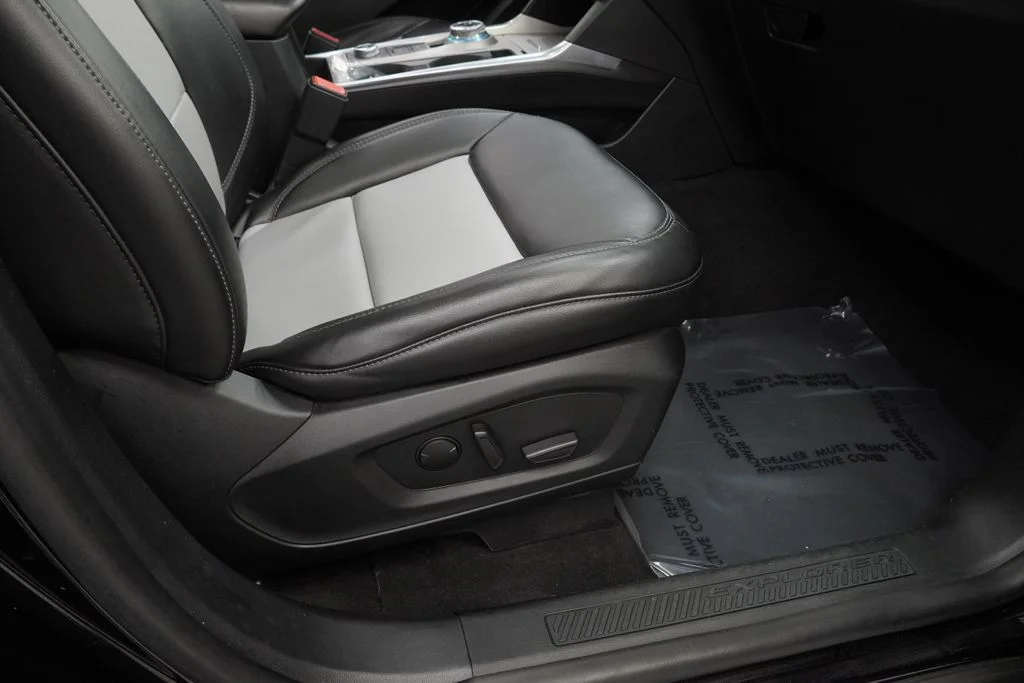 Used 2022 Black Ford XLT image 53