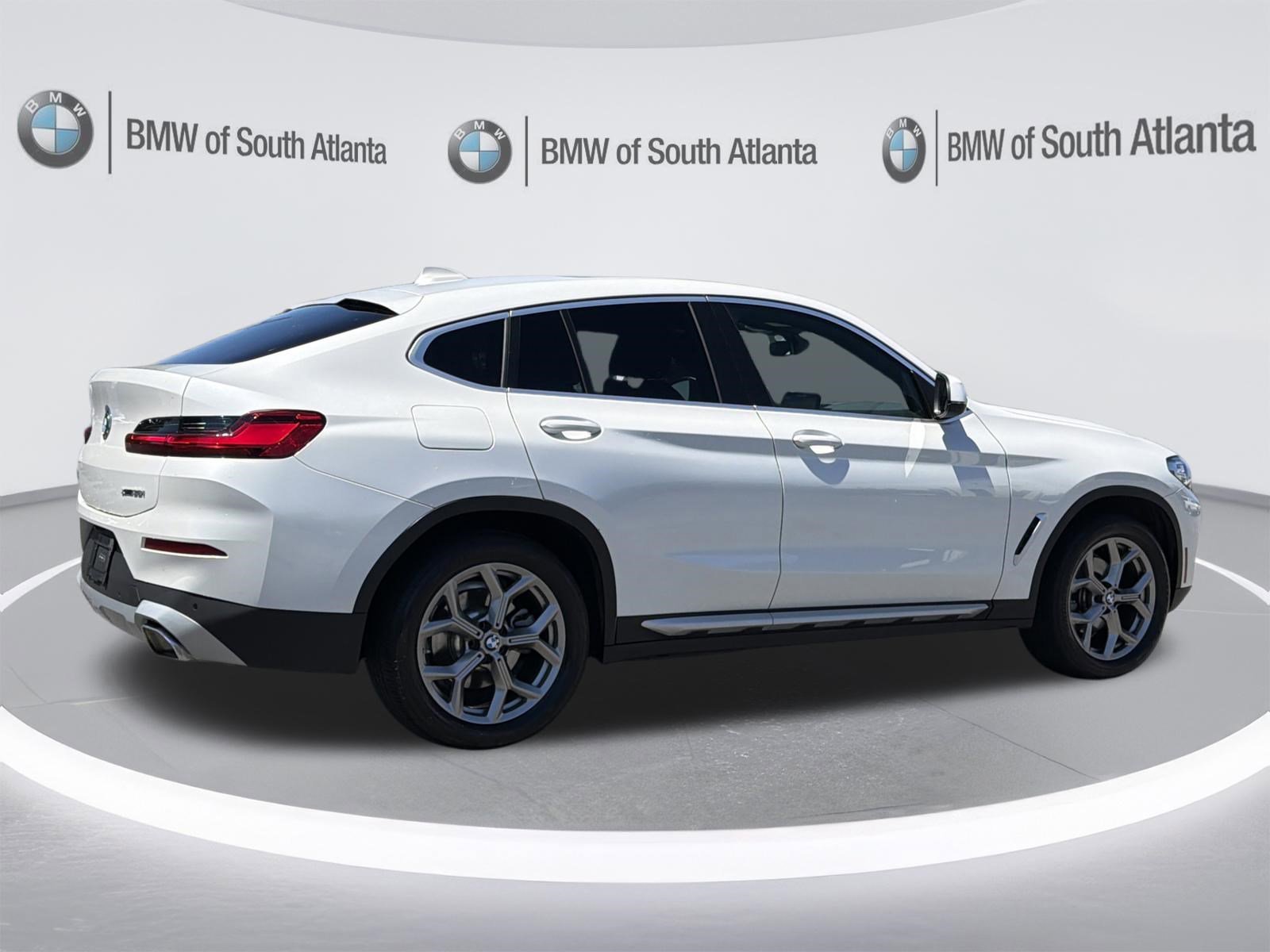 Used 2025 Mineral White Metallic BMW xDrive30i image 27