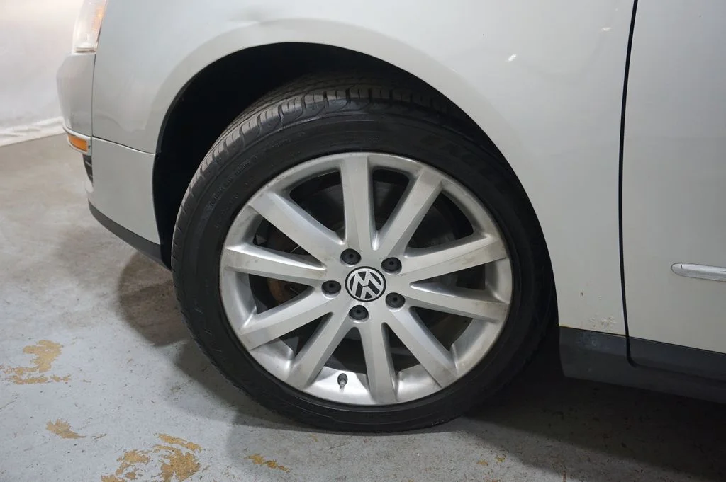 Used 2010 Silver Volkswagen Komfort image 27