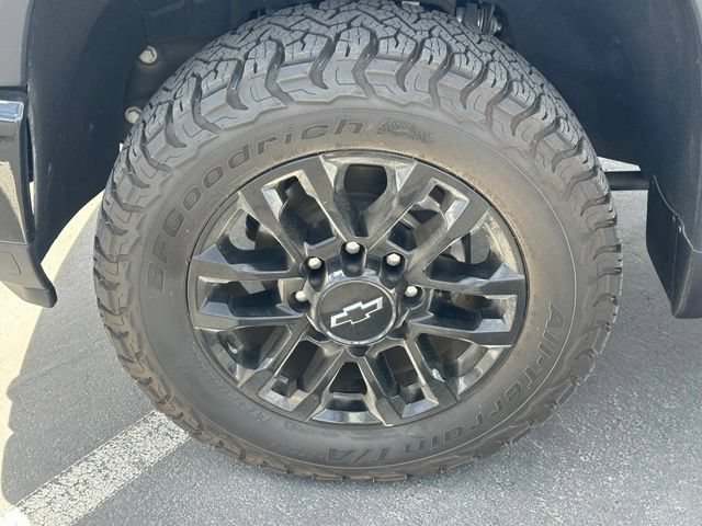 Certified Used 2025 Summit White Chevrolet Custom image 13