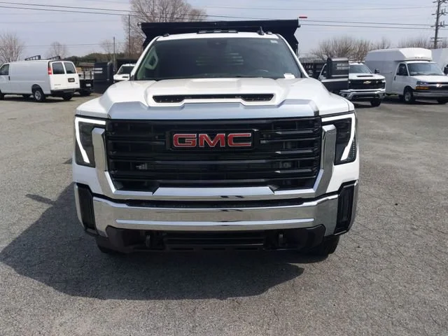 2025 GMC Sierra 3500HD Pro - Photo 16