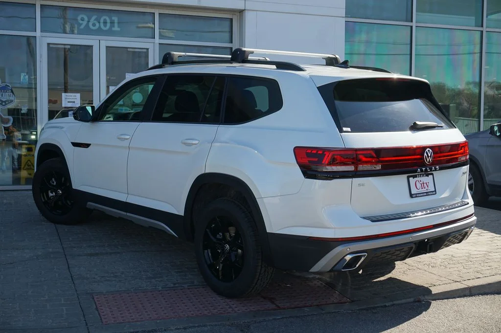 New 2026 White/off-white Volkswagen 2.0T Peak Edition image 8