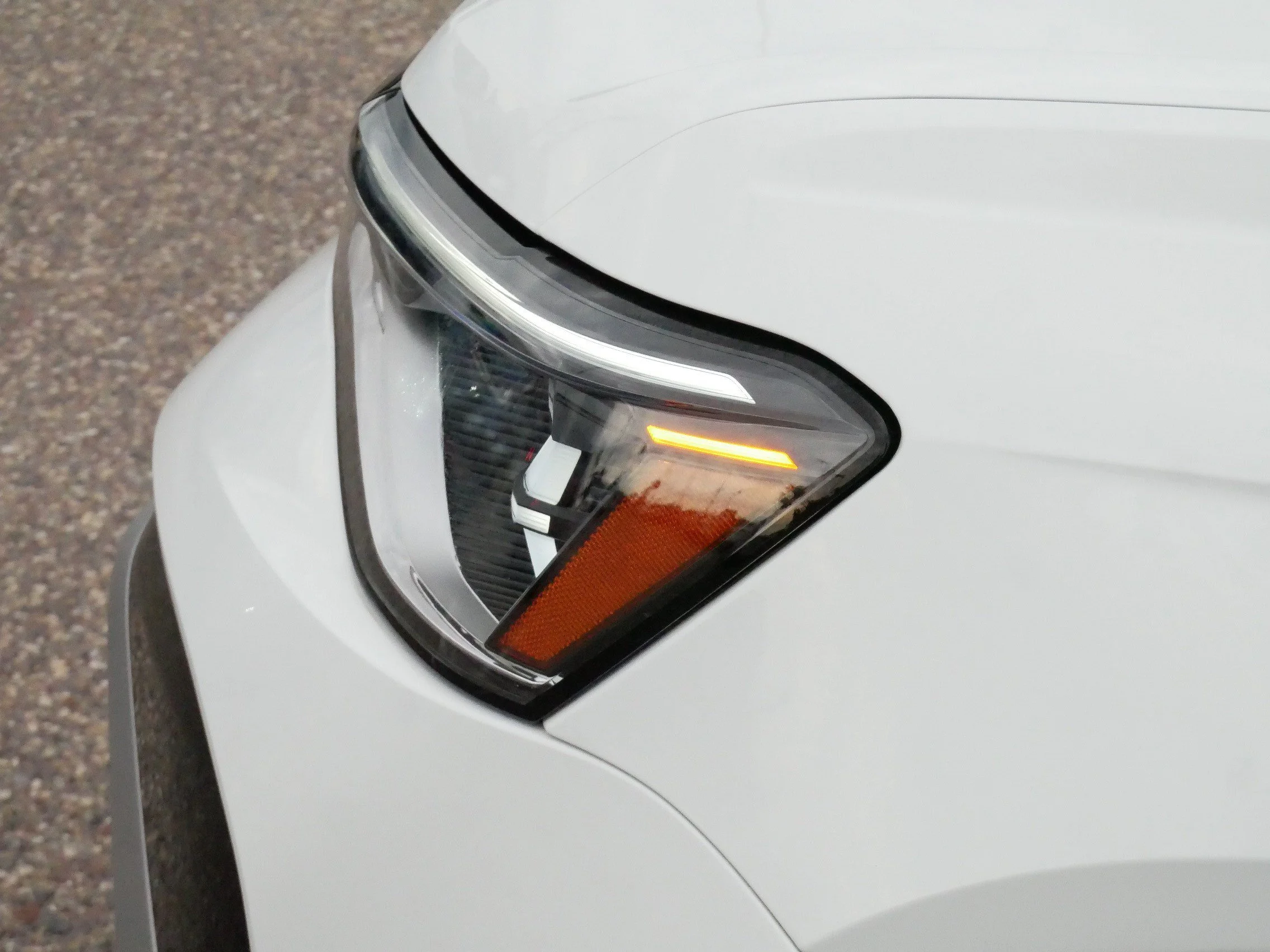 Used 2025 Pure White Volkswagen S image 16