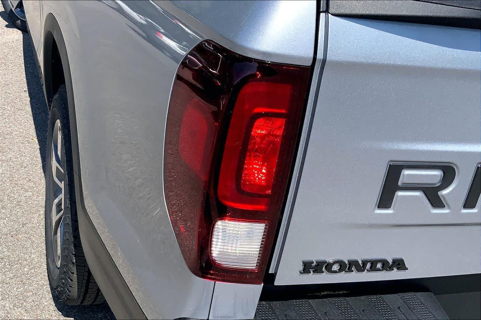 Used 2026 Solar Silver Metallic Honda RTL image 14