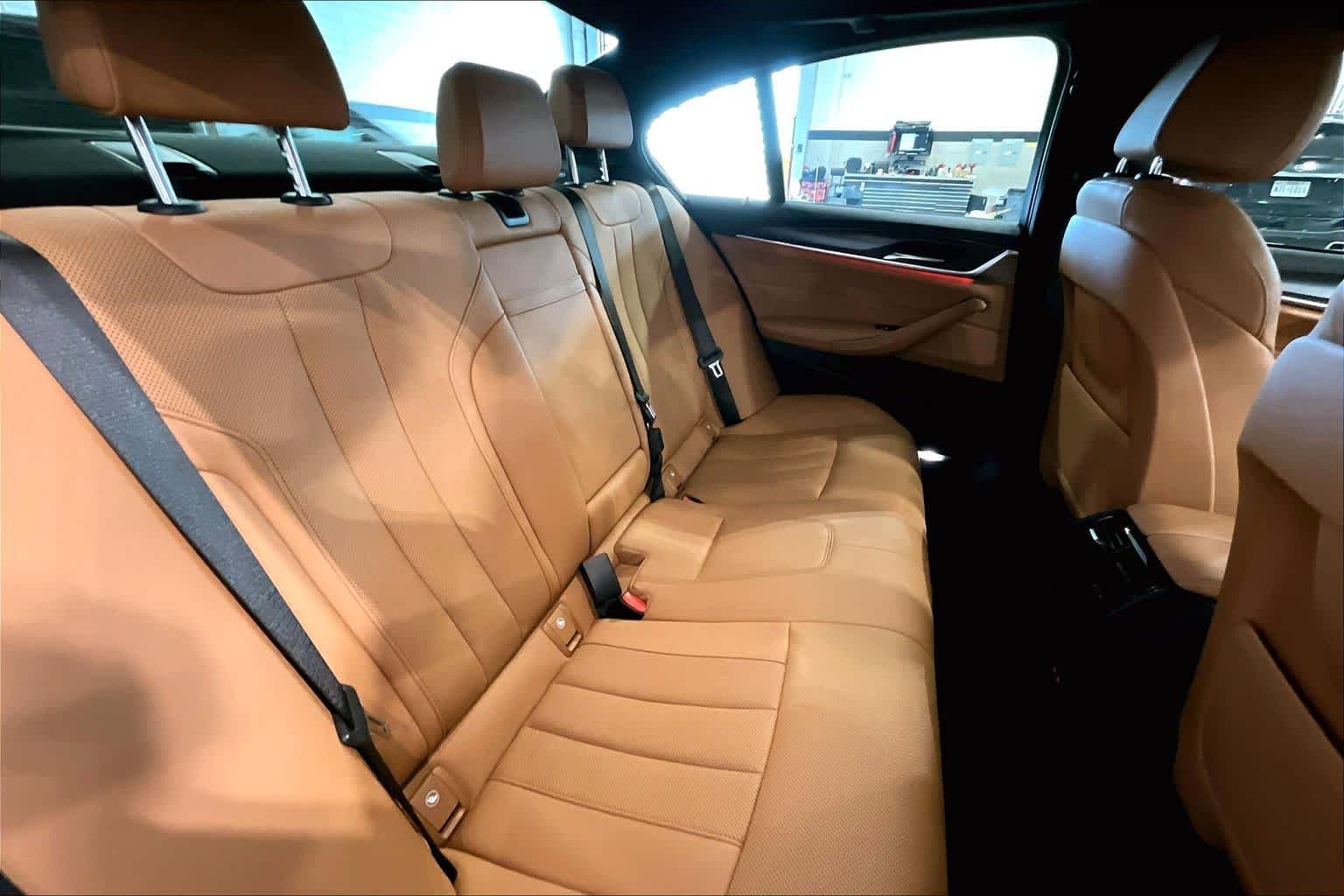 Used 2022 Bluestone Metallic BMW 530i image 18
