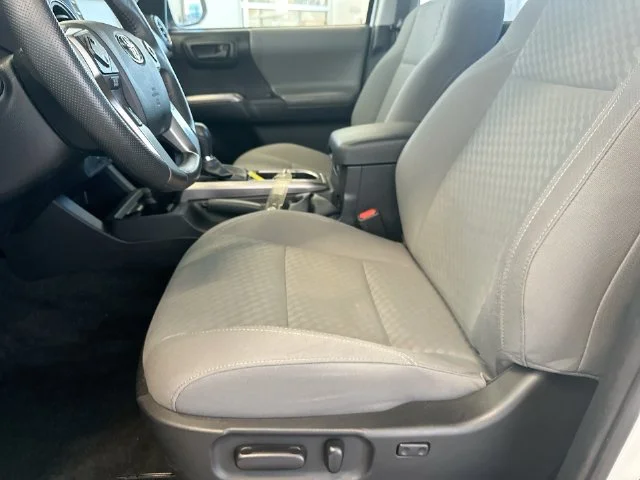 Used 2023 White Toyota SR5 image 22