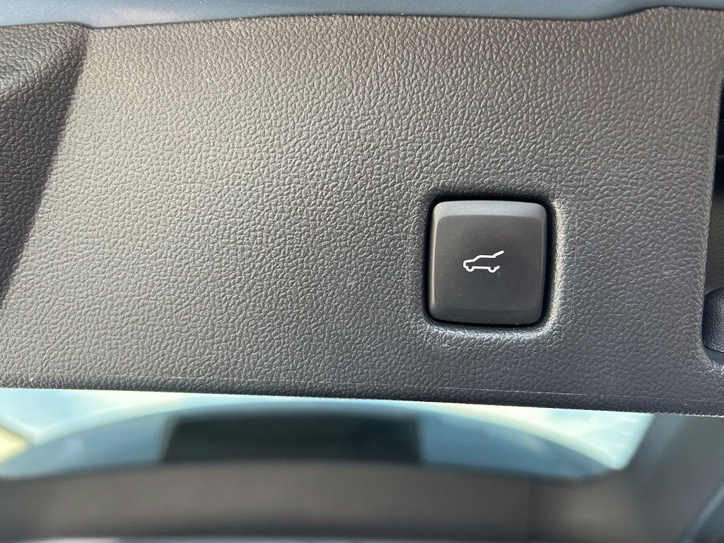 Used 2023 Vapor Blue Ford Active image 24