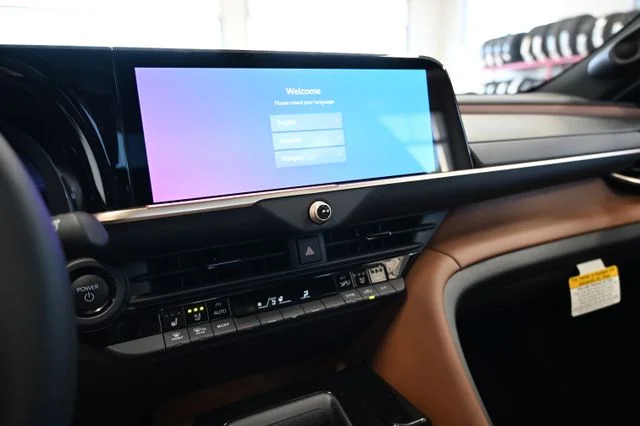 2026 Toyota Crown Signia Limited - Photo 15