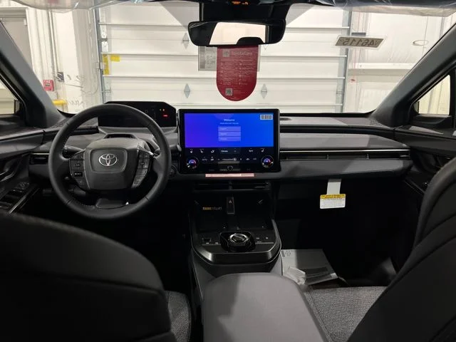 2026 Toyota bZ XLE - Photo 11