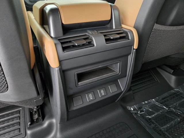 New 2026 Fuji White Land Rover X-Dynamic SE image 13