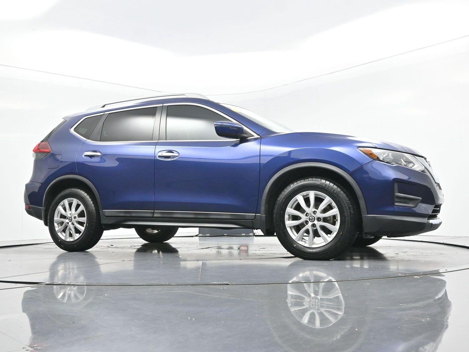 Used 2018 Caspian Blue Nissan SV image 45
