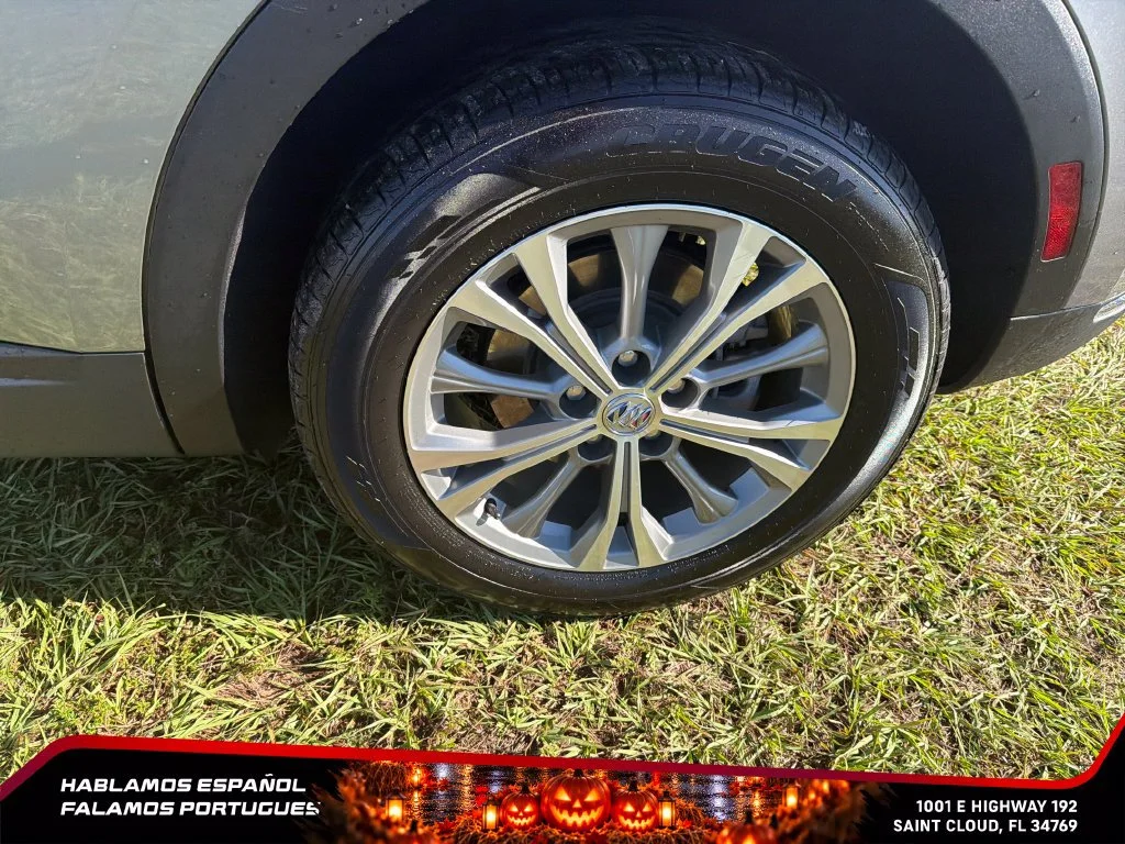 Used 2023 MOONSTONE GRAY METALLIC Buick Preferred image 11