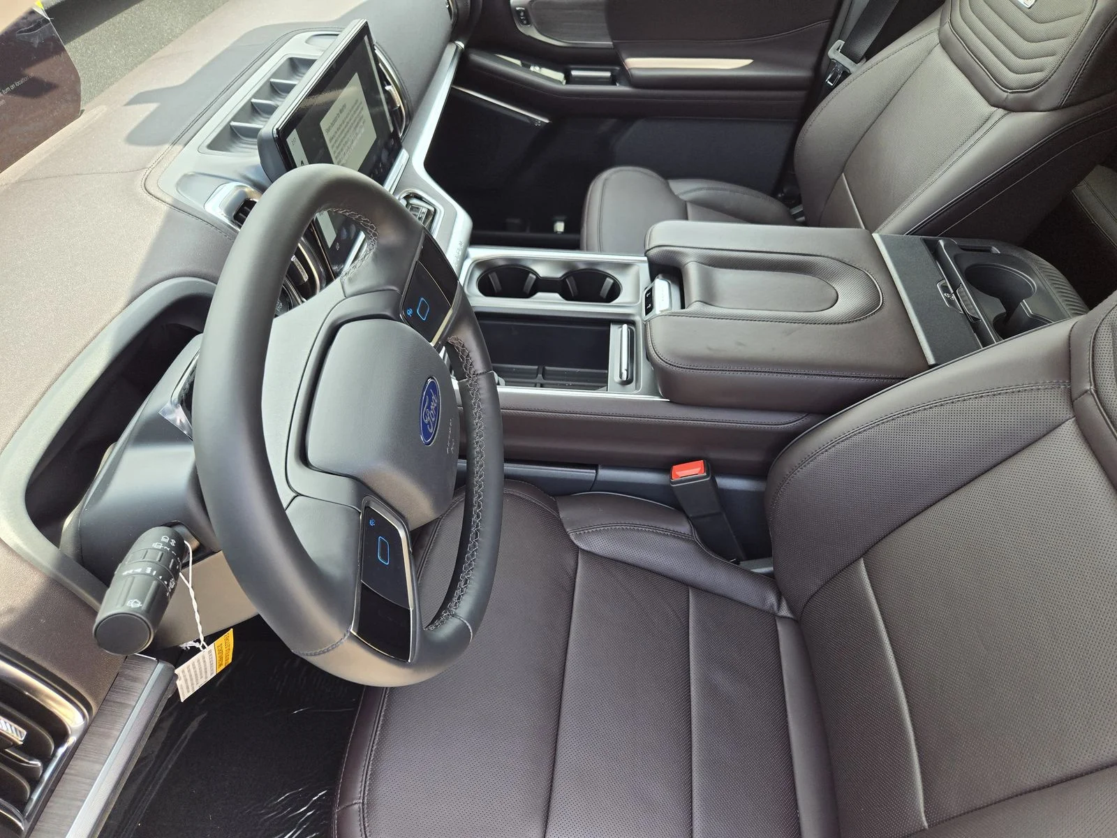 New 2026 Star White Metallic Tri-Coat Ford MAX Platinum® image 8
