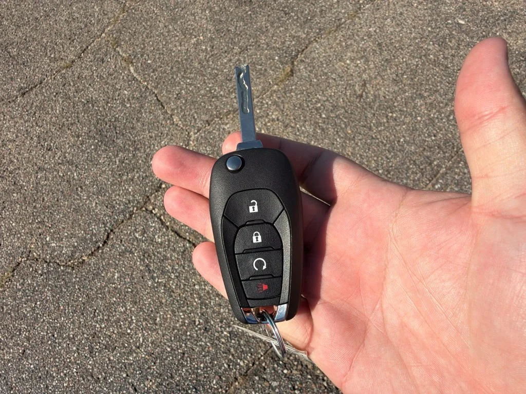 New 2026 Sterling Gray Metallic Chevrolet 1RS image 34