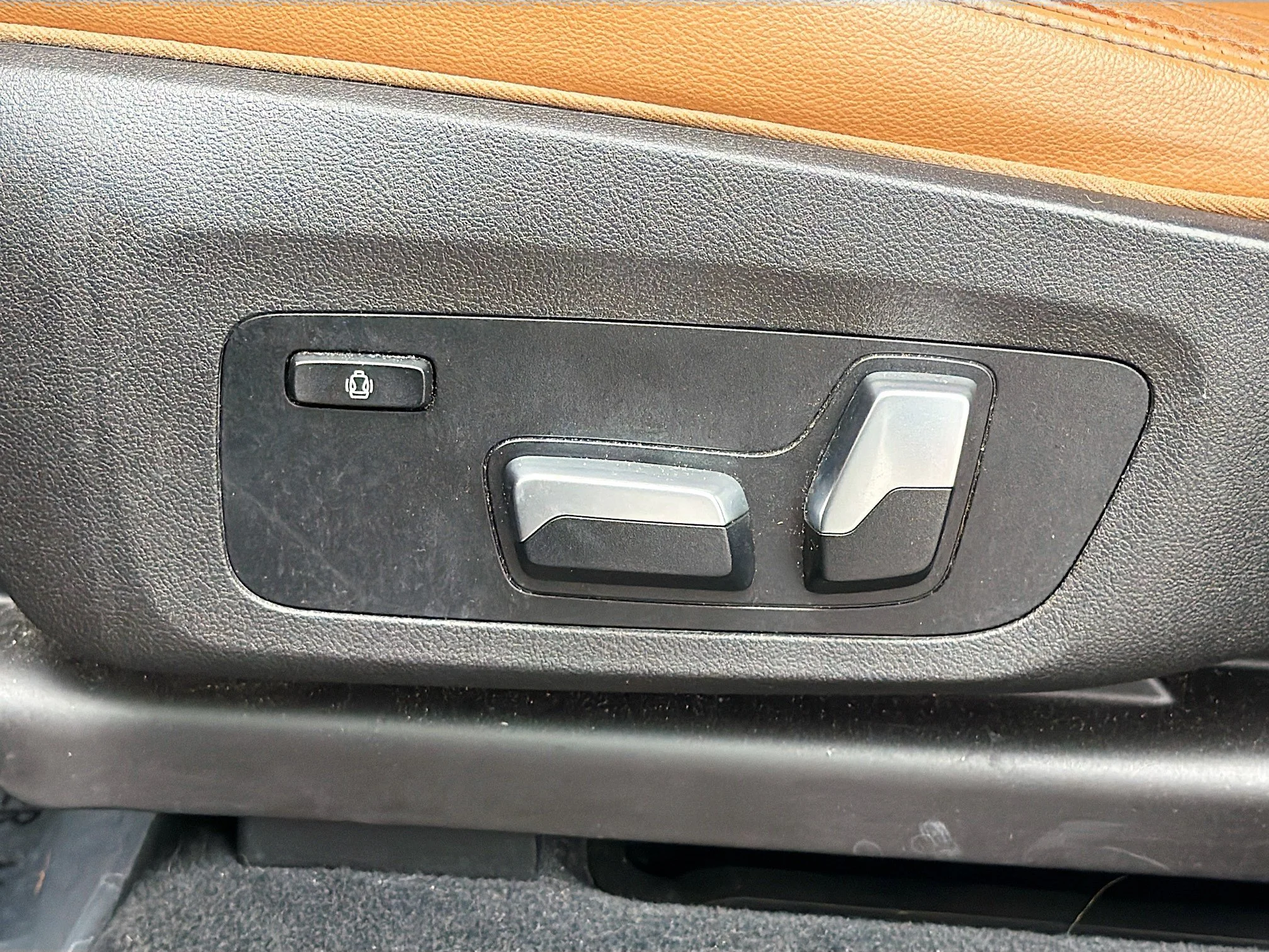 Used 2019 Jet Black BMW sDrive30i image 24