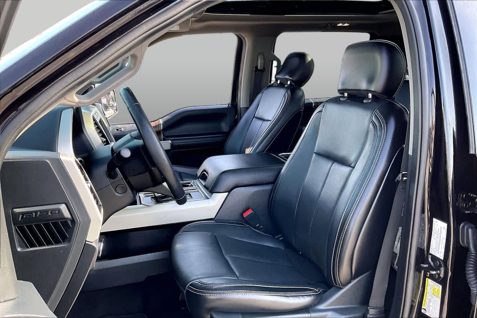 Used 2020 Agate Black Metallic Ford LARIAT image 8