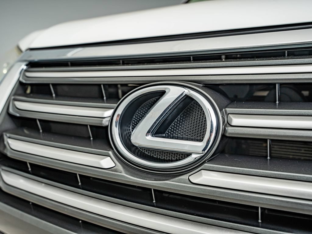Used 2014 Starfire Pearl Lexus 460 image 12