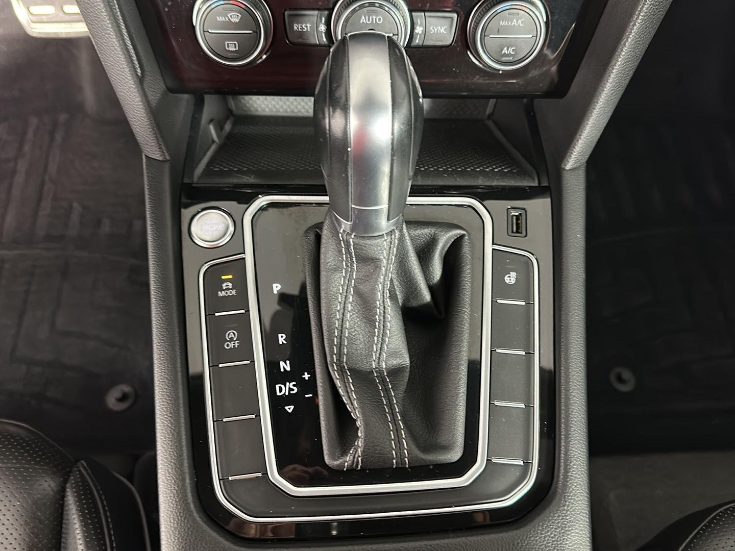 Used 2019 Deep Black Pearl Volkswagen SEL Premium R-Line image 37