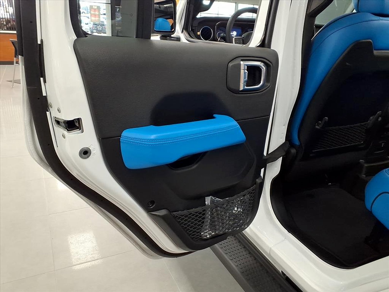 2026 Jeep Wrangler 4-Door Sahara - Photo 11