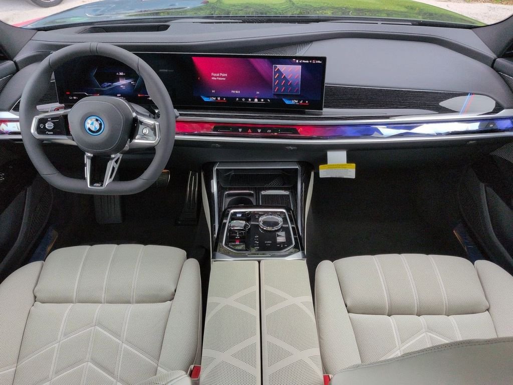 New 2026 Tanzanite Blue II Metallic BMW xDrive60 image 14