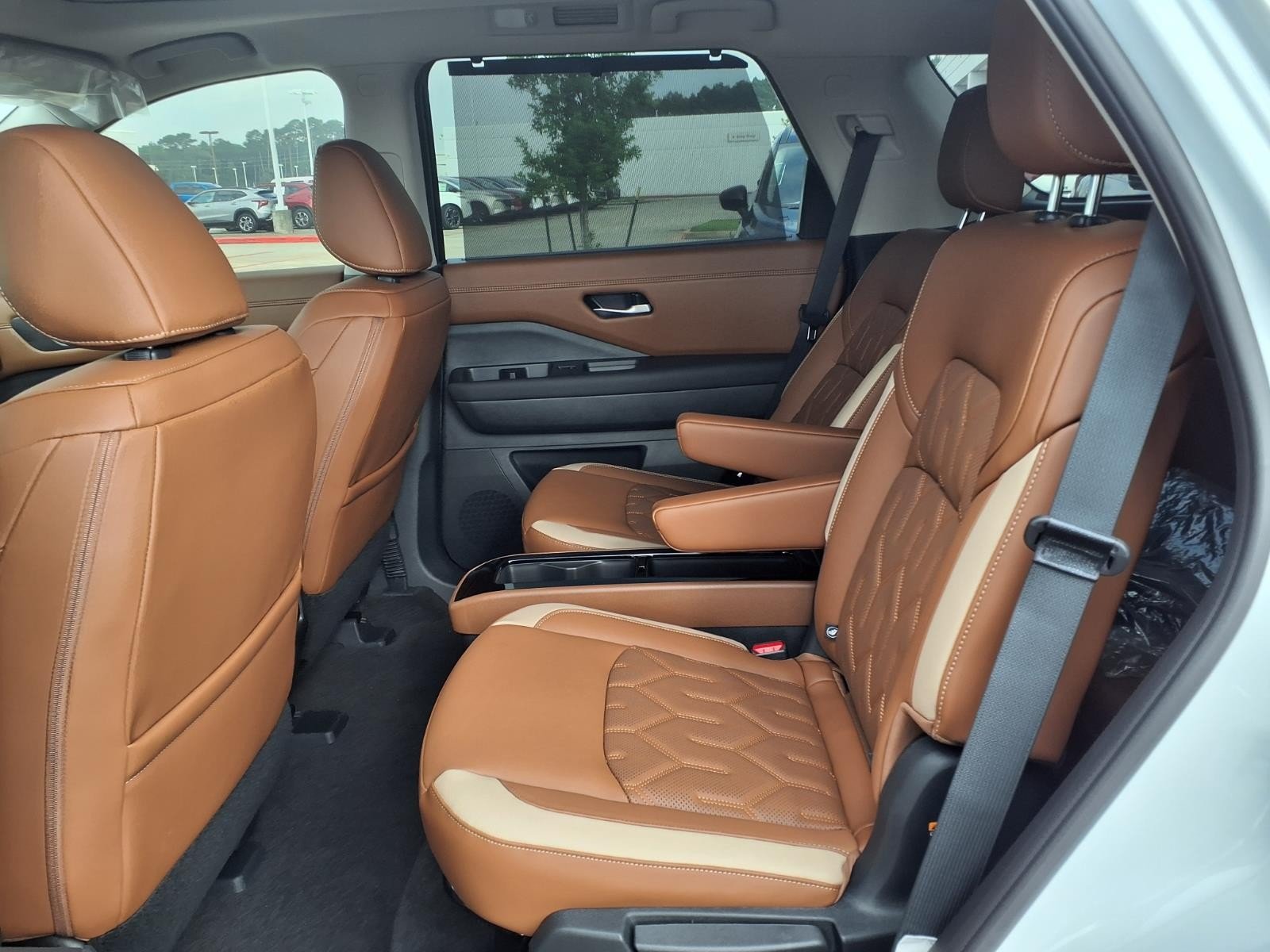 2026 Nissan Pathfinder Platinum White at Robbins Nissan